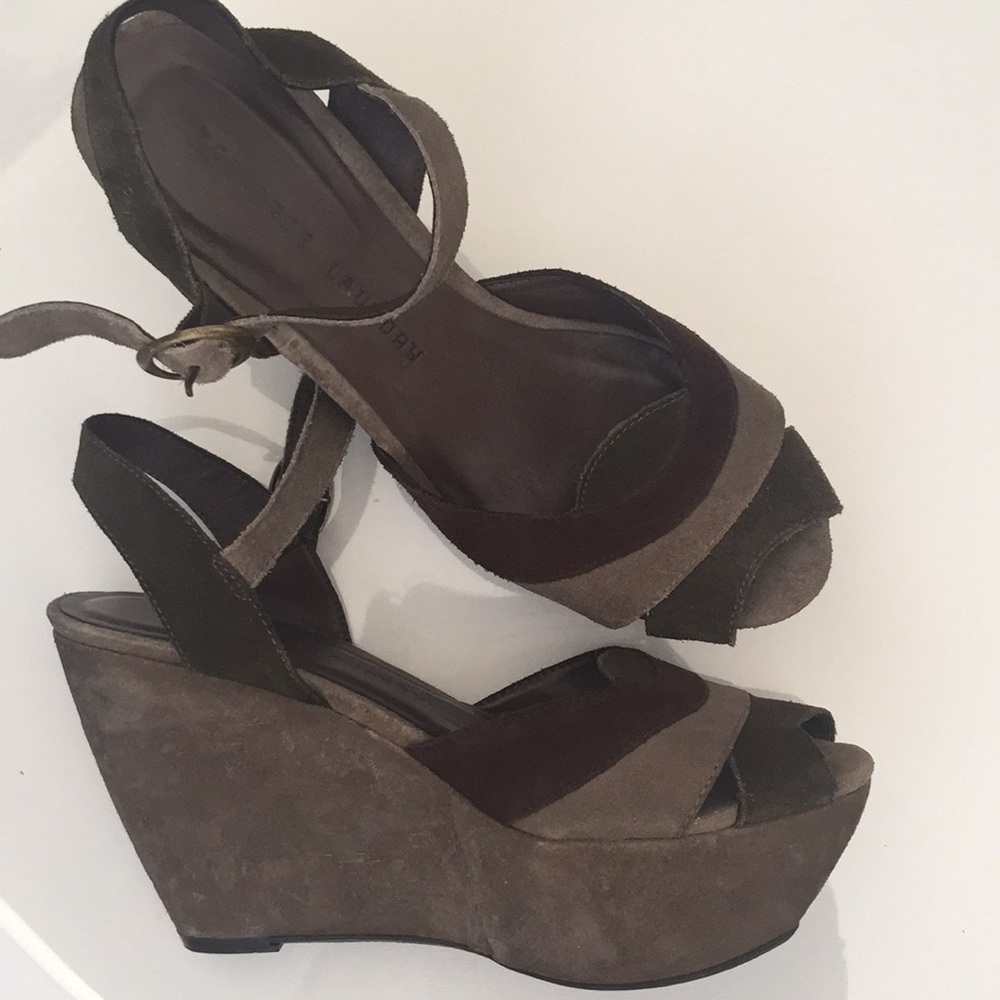 Chinese Laundry Wedge Sabdals